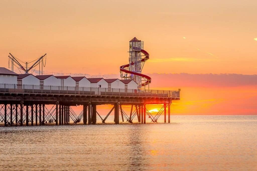 Grand 2 Bed Georgian Apartment At Florence House With King Bed, In The Heart Of Herne Bay & 300M From Beach Exterior photo