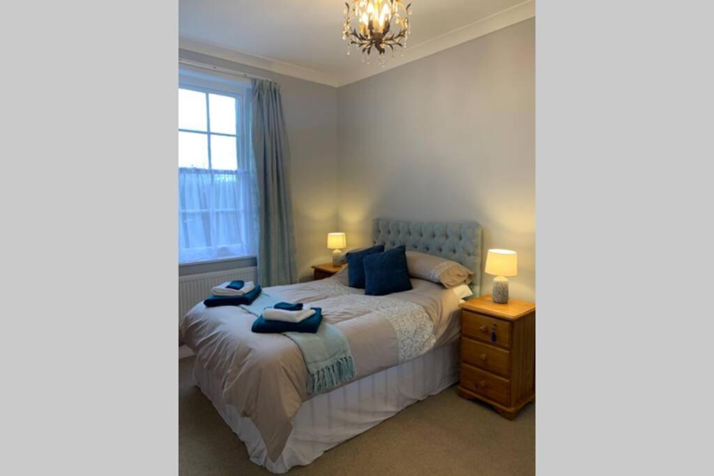 Grand 2 Bed Georgian Apartment At Florence House With King Bed, In The Heart Of Herne Bay & 300M From Beach Exterior photo