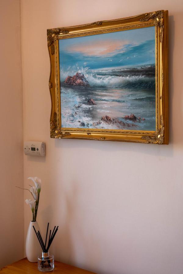 Grand 2 Bed Georgian Apartment At Florence House With King Bed, In The Heart Of Herne Bay & 300M From Beach Exterior photo